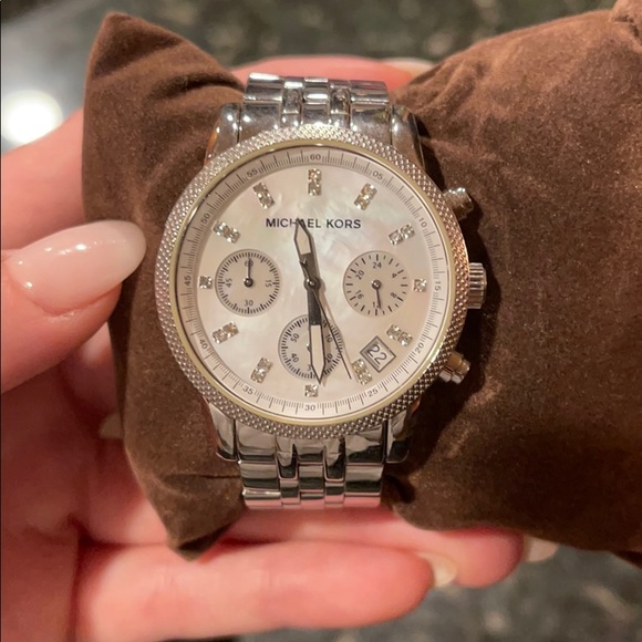 MICHAEL KORS Watch - Picture 2 of 4